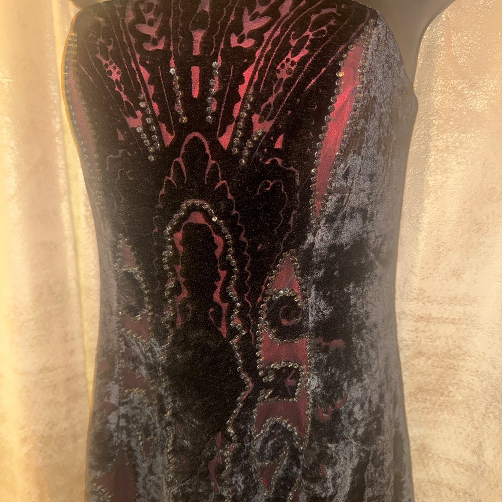Rimini Strapless Dress in Black and Red Velvet